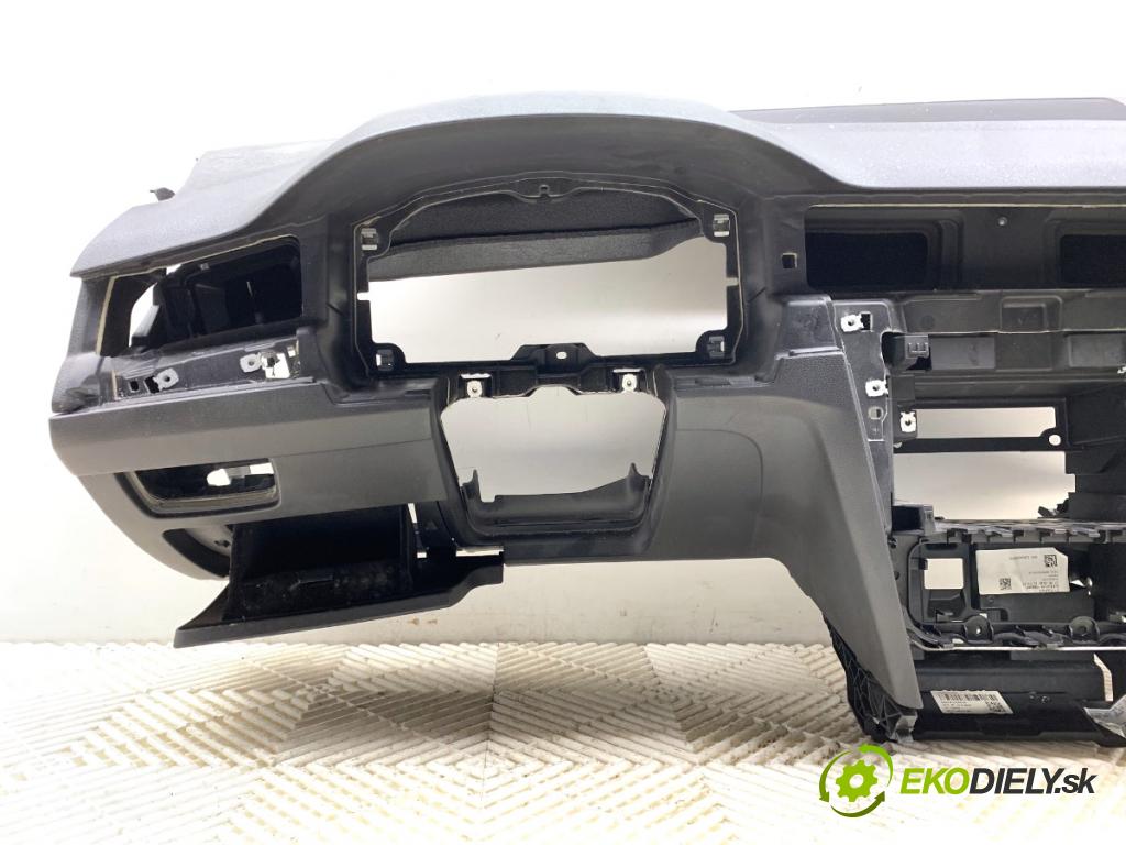 VW PASSAT B8 Kombi 2016 140 kW 2.0 TDI 1968 Palubná doska silentbloku pasy 3G1819389A 3G0880204E