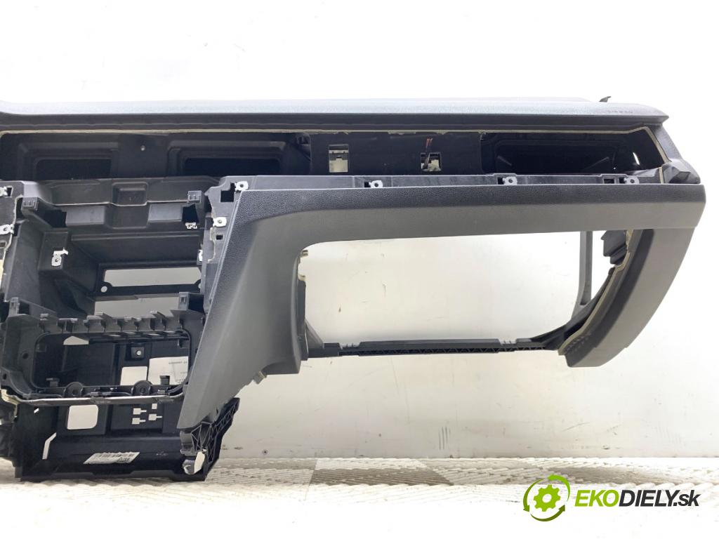 VW PASSAT B8 Kombi 2016 140 kW 2.0 TDI 1968 Palubná doska silentbloku pasy 3G1819389A 3G0880204E