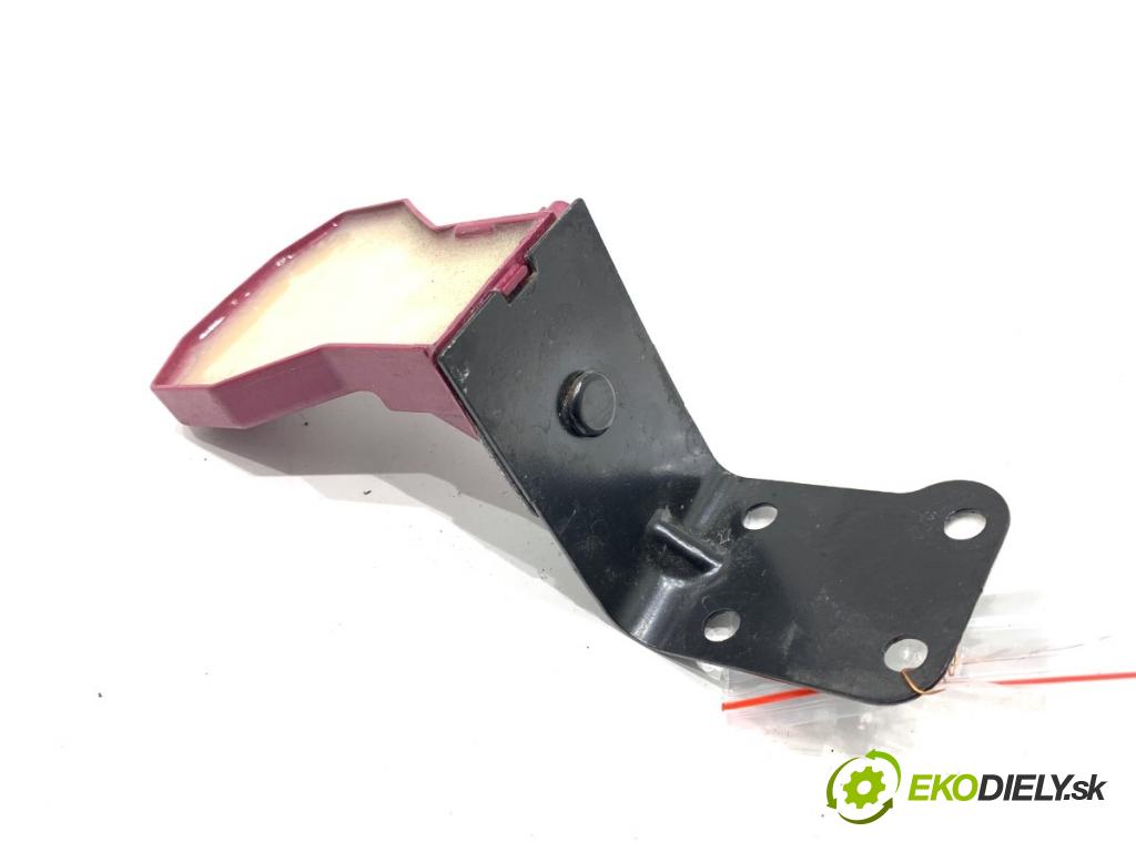 SKODA SUPERB III Kombi 2023 110 kW 2.0 TDI 1968 zesilovač Antenní: 3V0035497 (Zesilovač)