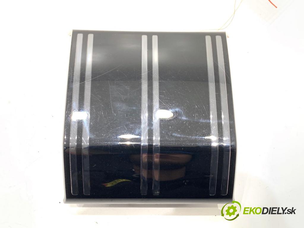 SKODA SUPERB III Kombi 2023 110 kW 2.0 TDI 1968 kryt obal RADAR 3V0853655B