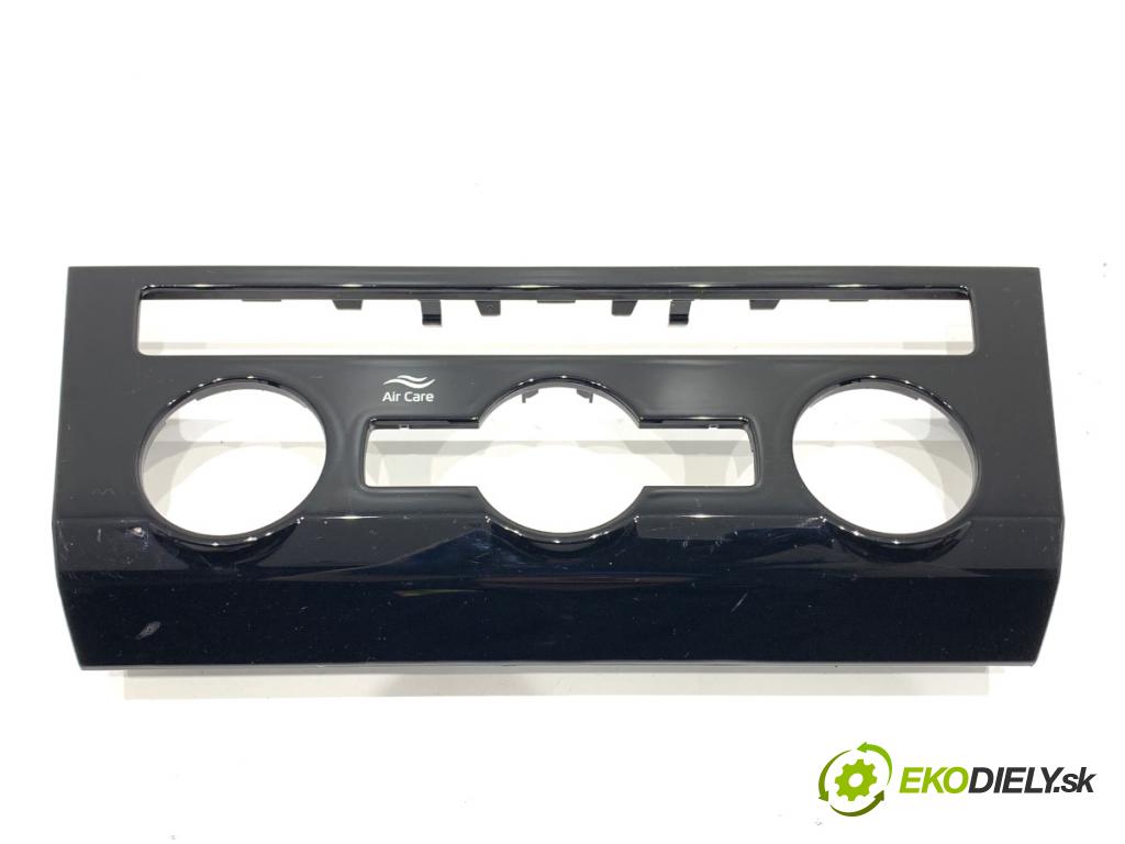 SKODA SUPERB III Kombi 2023 110 kW 2.0 TDI 1968 kryt Rámček panel klimatizácie 3V0820075B