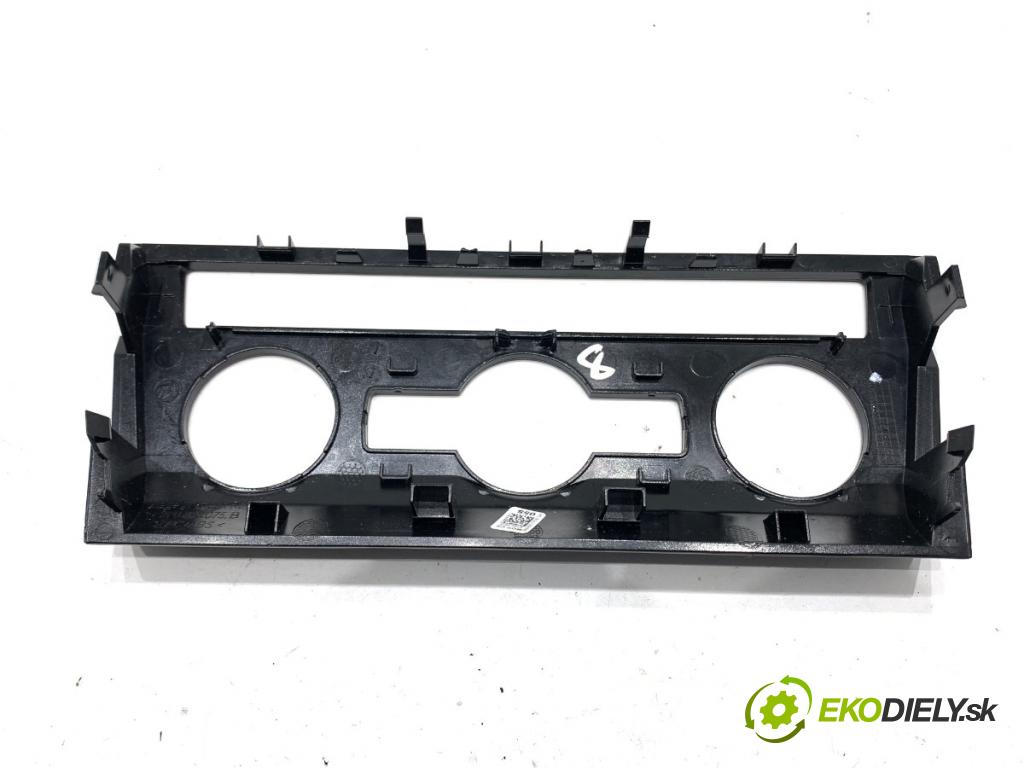 SKODA SUPERB III Kombi 2023 110 kW 2.0 TDI 1968 kryt Rámček panel klimatizácie 3V0820075B