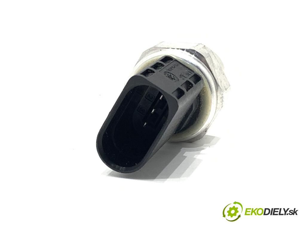 SKODA SUPERB III Kombi 2023 110 kW 2.0 TDI 1968 Snímač klimatizácie 5Q0959126B (Snímač klimatizácie)