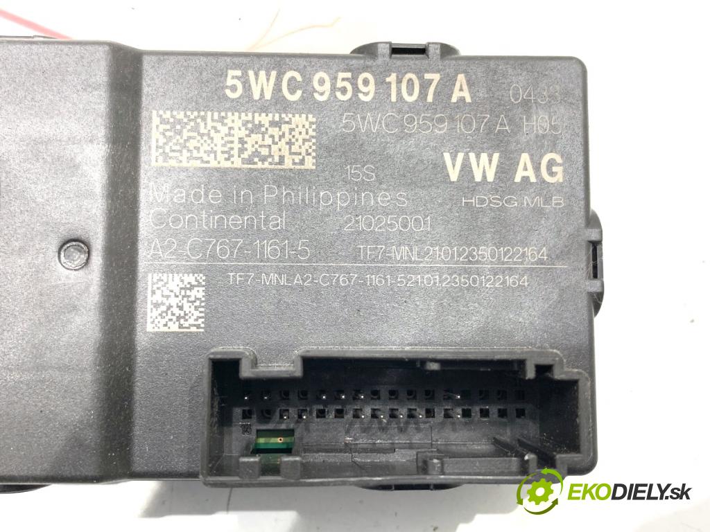 SKODA SUPERB III Kombi 2023 110 kW 2.0 TDI 1968 modul dveří 5WC959107A