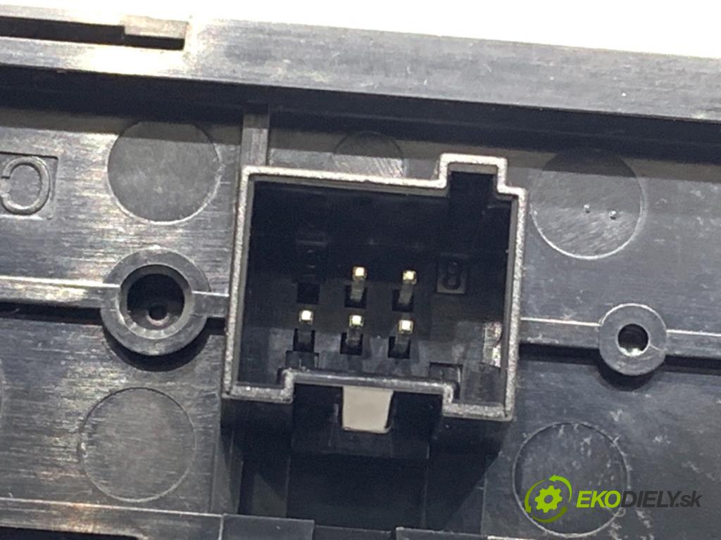 FIAT 500 liftback 2023 51 kW 1.0 Mild Hybrid (312.AYD1B) 999 Spínač svetiel výstražných (núdzových) 735451108 (Prepínacie páčky pod volantom)