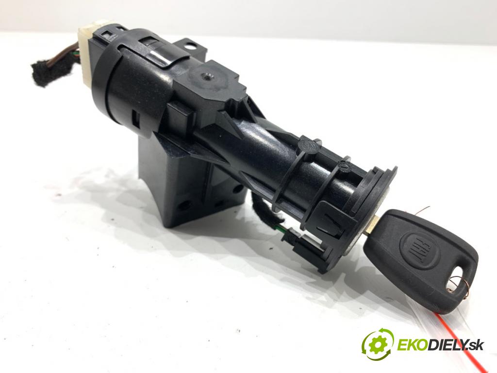 FIAT 500 liftback 2023 51 kW 1.0 Mild Hybrid (312.AYD1B) 999 spinačka  (Spínacia skrinka)