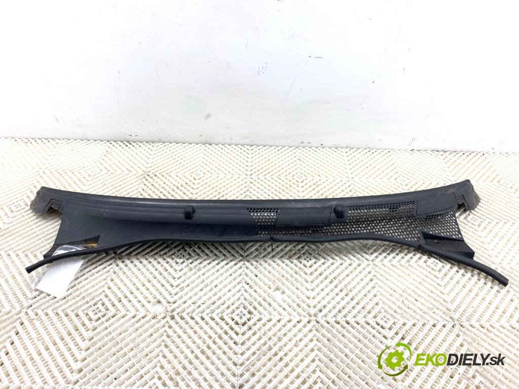 FIAT 500 liftback 2023 51 kW 1.0 Mild Hybrid (312.AYD1B) 999 torpédo plast pod čelní okno 735536638 (Plast pod čelním sklem)