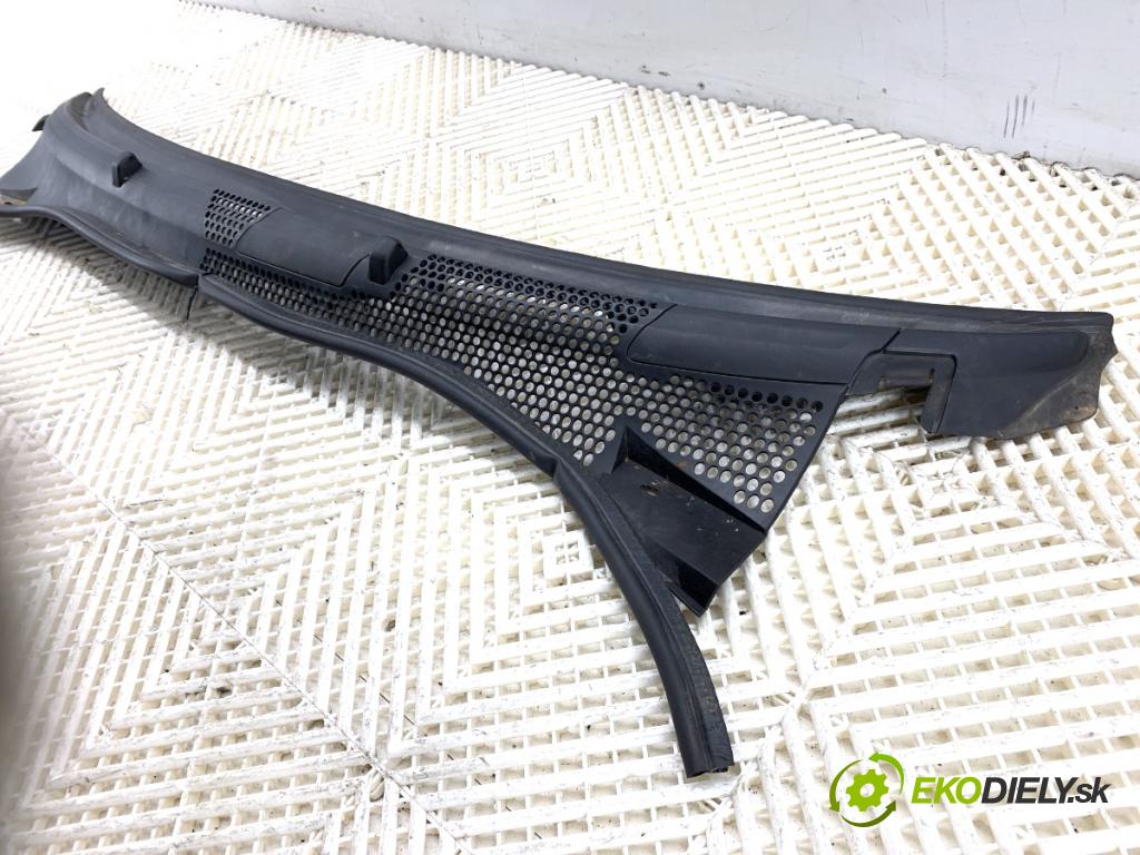 FIAT 500 liftback 2023 51 kW 1.0 Mild Hybrid (312.AYD1B) 999 torpédo plast pod čelní okno 735536638 (Plast pod čelním sklem)