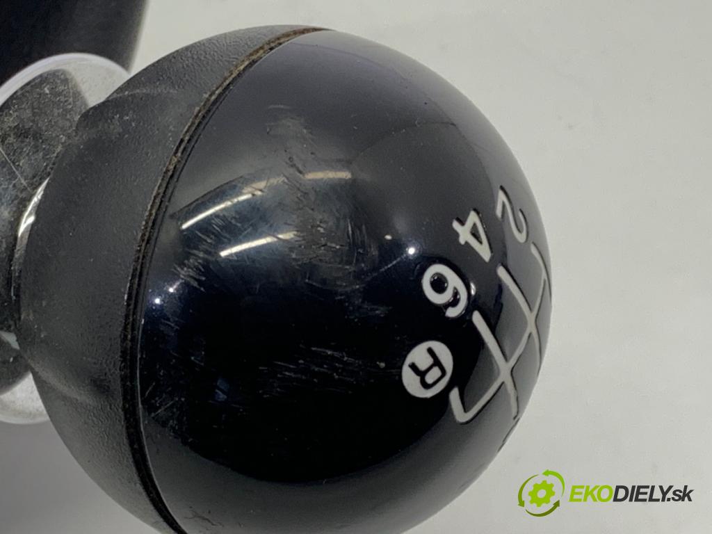 FIAT 500 liftback 2023 51 kW 1.0 Mild Hybrid (312.AYD1B) 999 Kulisa 50296940 (Rýchlostná páka (kulisa))