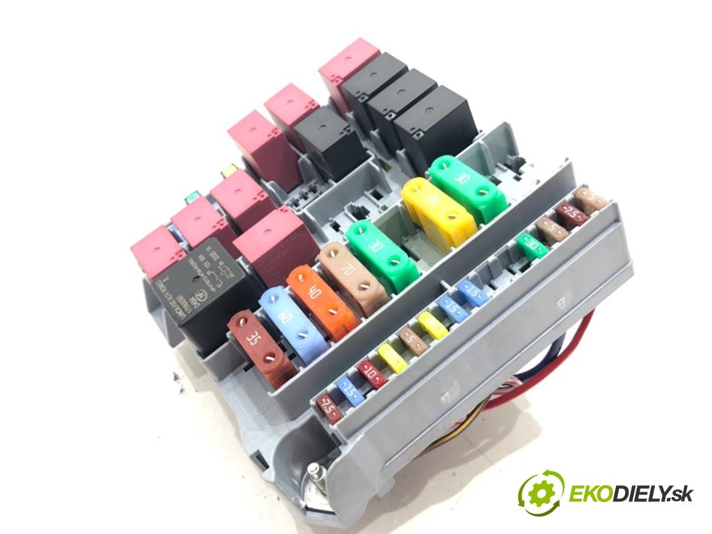 FIAT 500 liftback 2023 51 kW 1.0 Mild Hybrid (312.AYD1B) 999 skříňka poistková  (Pojistková skříňka)