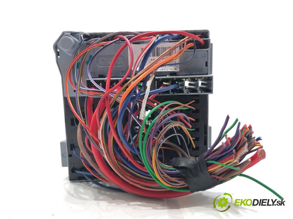 FIAT 500 liftback 2023 51 kW 1.0 Mild Hybrid (312.AYD1B) 999 skříňka poistková  (Pojistková skříňka)