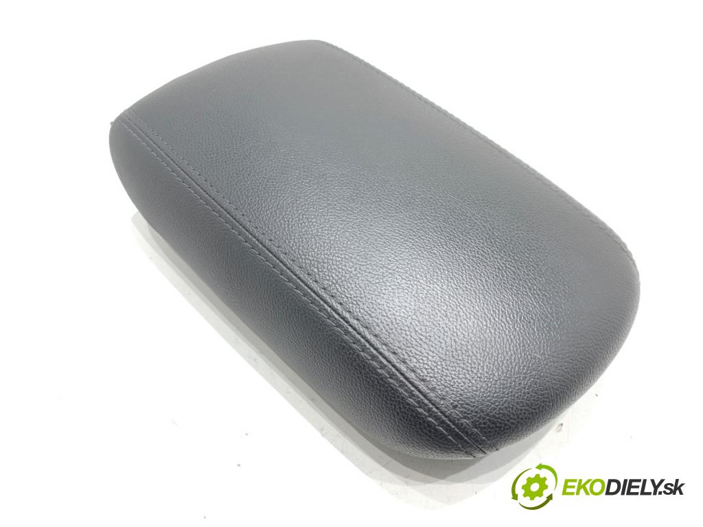 HYUNDAI i30 Kombi 2022 88 kW 1.0 T-GDI 998 loketní opěrka 84660-G4000 (Loketní opěrka)