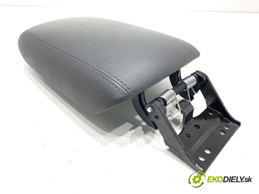 HYUNDAI i30 Kombi 2022 88 kW 1.0 T-GDI 998 loketní opěrka 84660-G4000 (Loketní opěrka)