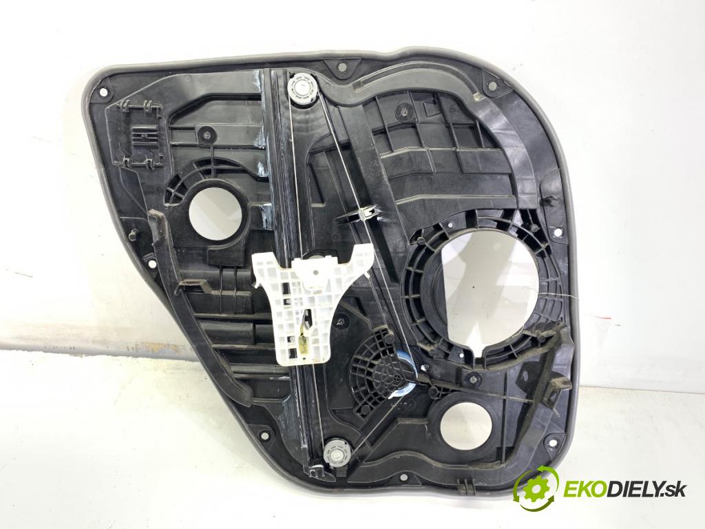 HYUNDAI i30 Kombi 2022 88 kW 1.0 T-GDI 998 mechanismus okna pravý zadní část 83480-G4030