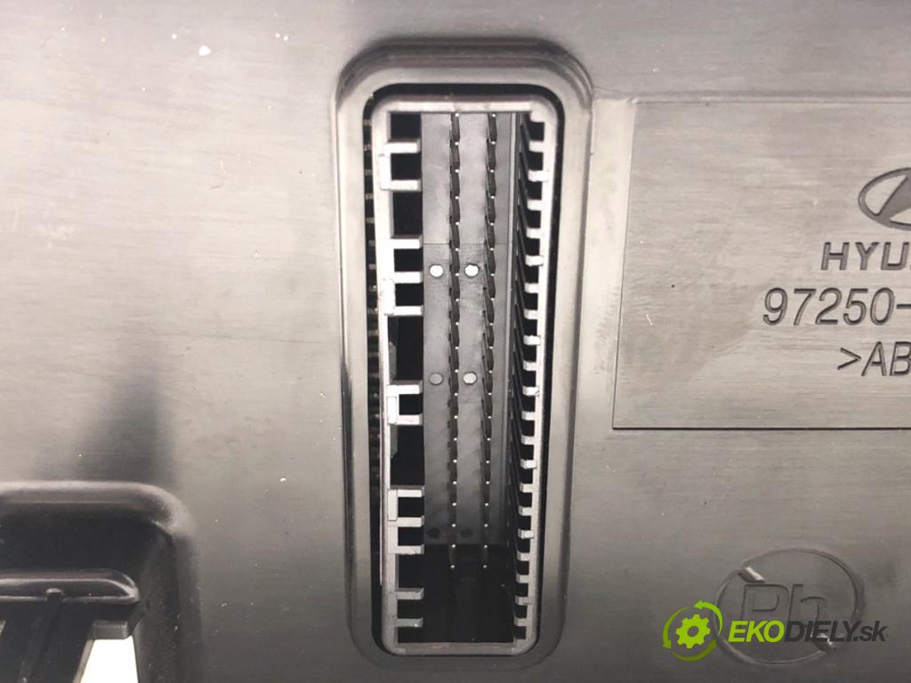 HYUNDAI i30 Kombi 2022 88 kW 1.0 T-GDI 998 Panel ovládania kúrenia 97250-G4AA0 (Prepínacie páčky pod volantom)