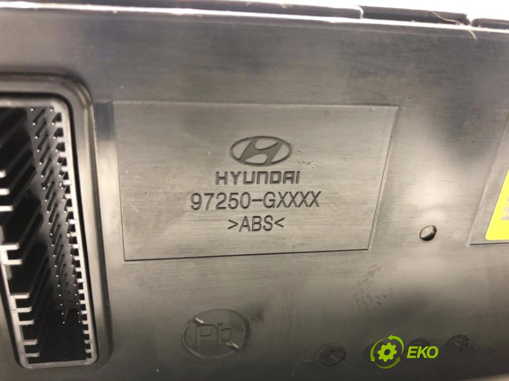 HYUNDAI i30 Kombi 2022 88 kW 1.0 T-GDI 998 Panel ovládania kúrenia 97250-G4AA0 (Prepínacie páčky pod volantom)