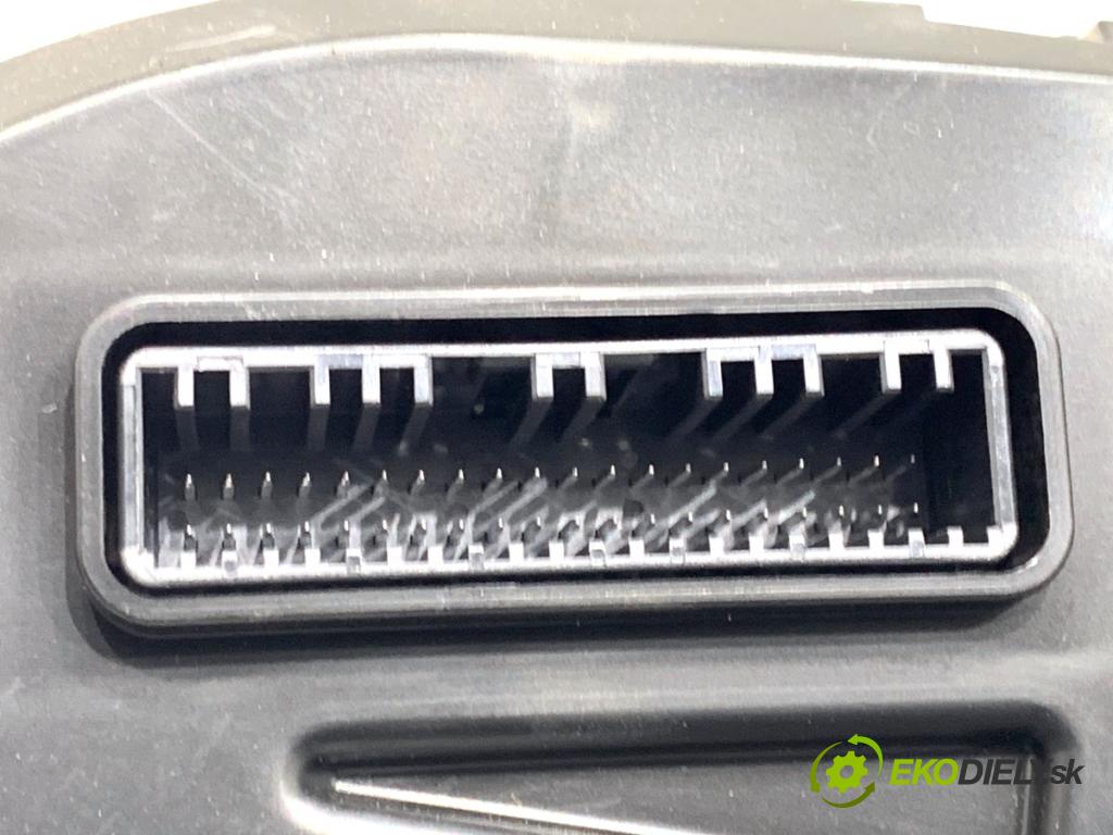 HYUNDAI i30 Kombi 2022 88 kW 1.0 T-GDI 998 Prístrojovka  (Prístrojová doska)