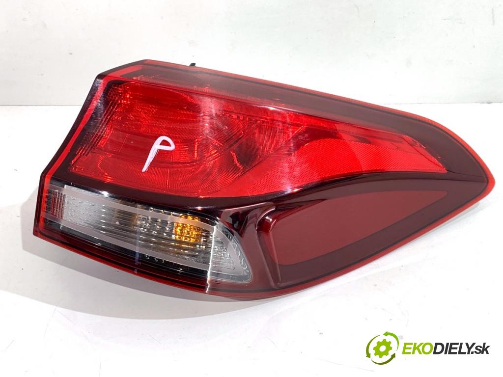 HYUNDAI i30 Kombi 2022 88 kW 1.0 T-GDI 998 Svetlo pravy zad 92402G4200