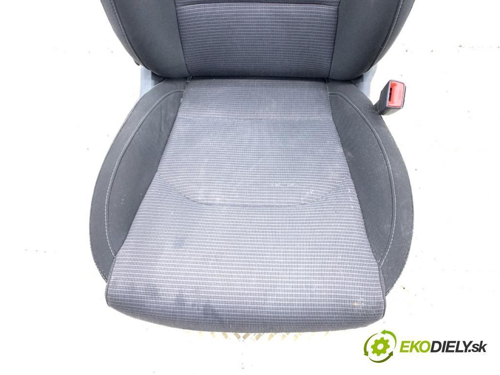 HYUNDAI i30 Kombi 2022 88 kW 1.0 T-GDI 998 Sedadlo pravy predný