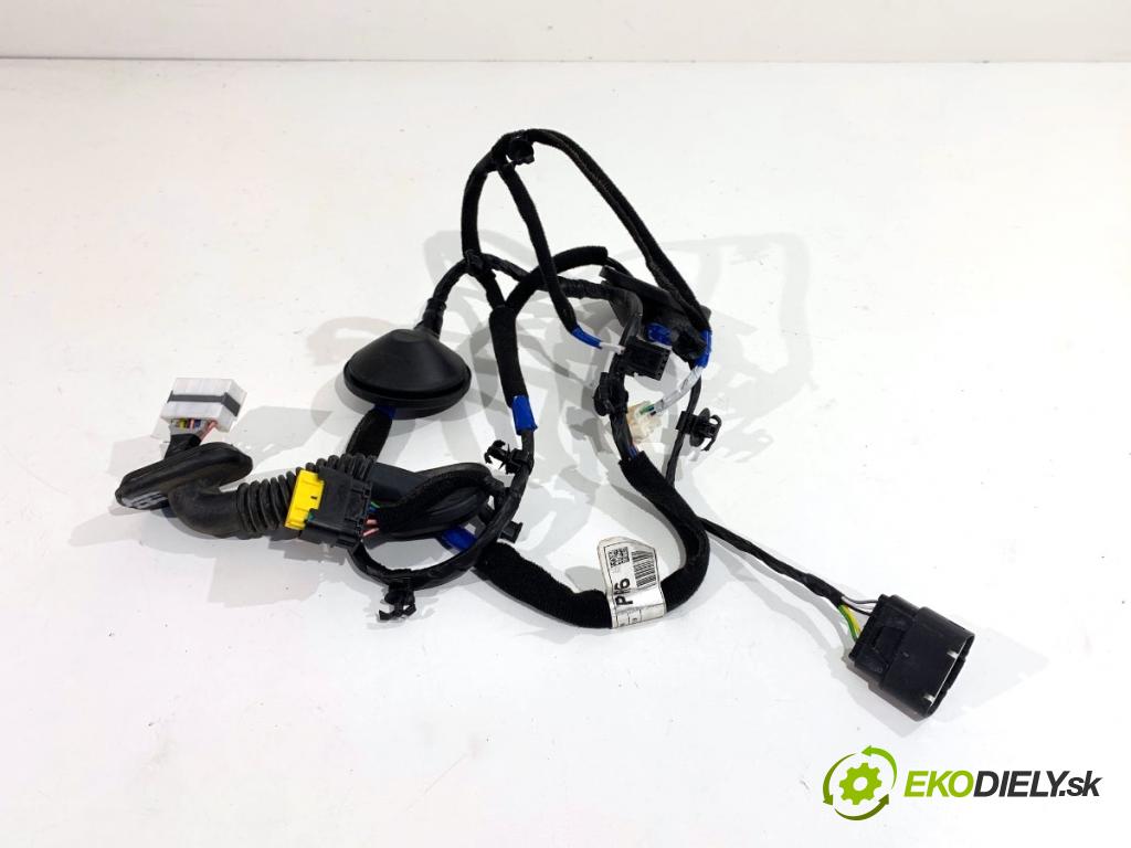 HYUNDAI i30 Kombi 2022 88 kW 1.0 T-GDI 998 Káblovačka Dvere zad pravy 91660-G4060