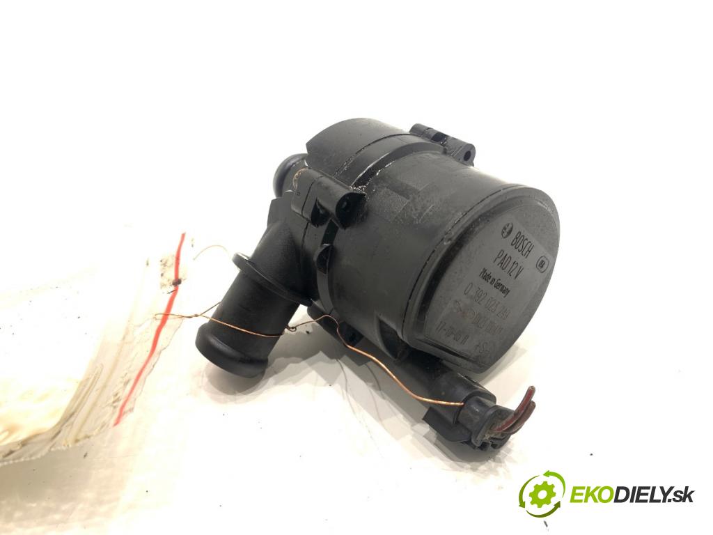 JAGUAR XF II sedan 2018 132 kW 2.0 D 1999 DALŠÍ: pumpa vody DX23-18D474-AC (Vodní pumpa)