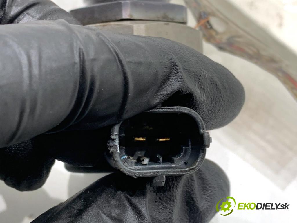 JAGUAR XF II sedan 2018 132 kW 2.0 D 1999 Snímač tlaku paliva 0281006464 (Snímač)