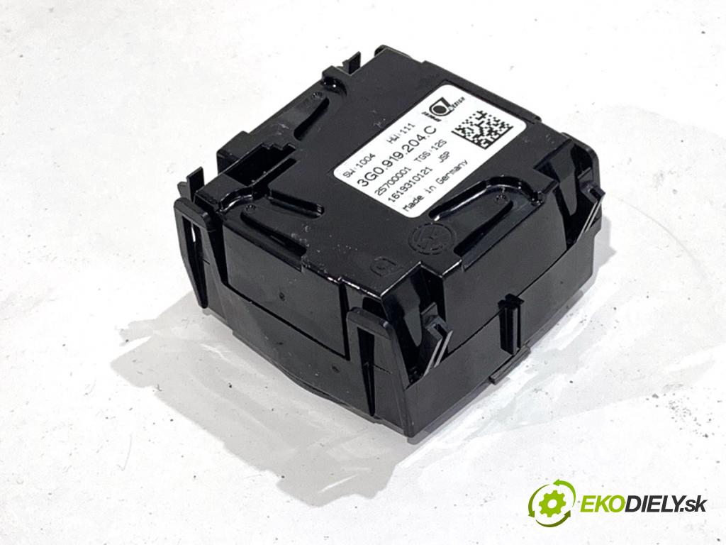 VW PASSAT B8 Kombi 2016 140 kW 2.0 TDI 1968 Displej 3G0919204C (Prístrojová doska)