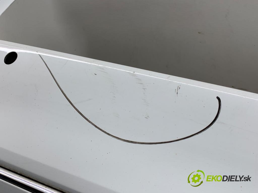 VW PASSAT B8 Kombi 2016 140 kW 2.0 TDI 1968 nárazník zadní část R-LINE: LC9A