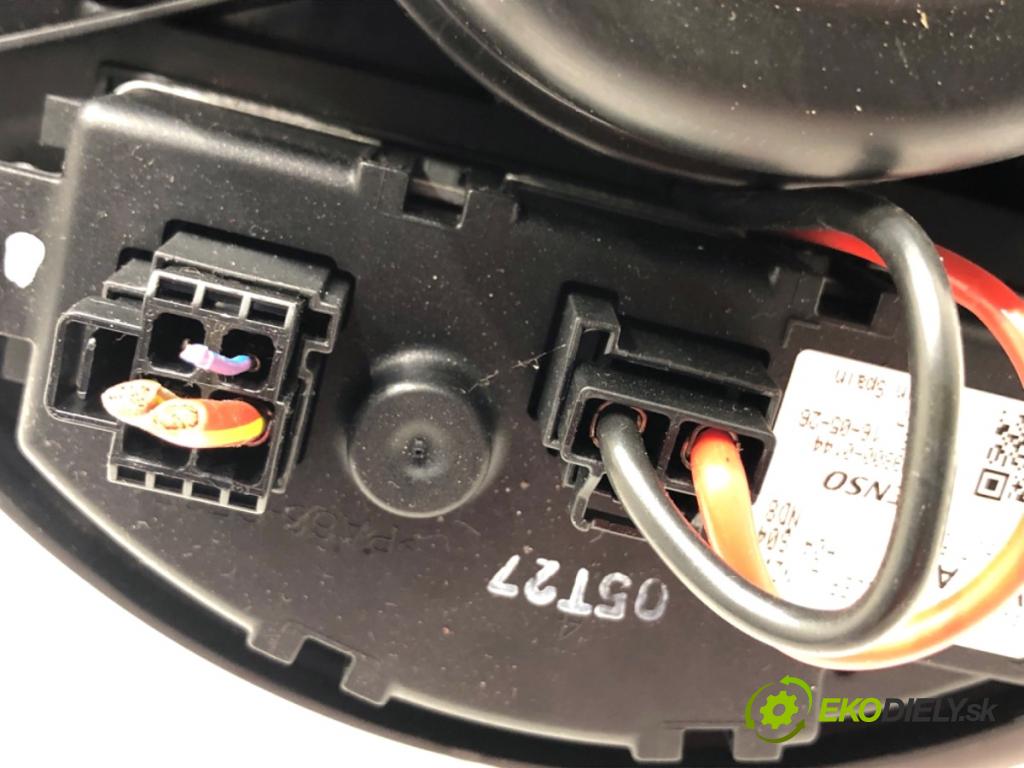 VW PASSAT B8 Kombi 2016 140 kW 2.0 TDI 1968 ventilátor kúrenia 3Q1819021A