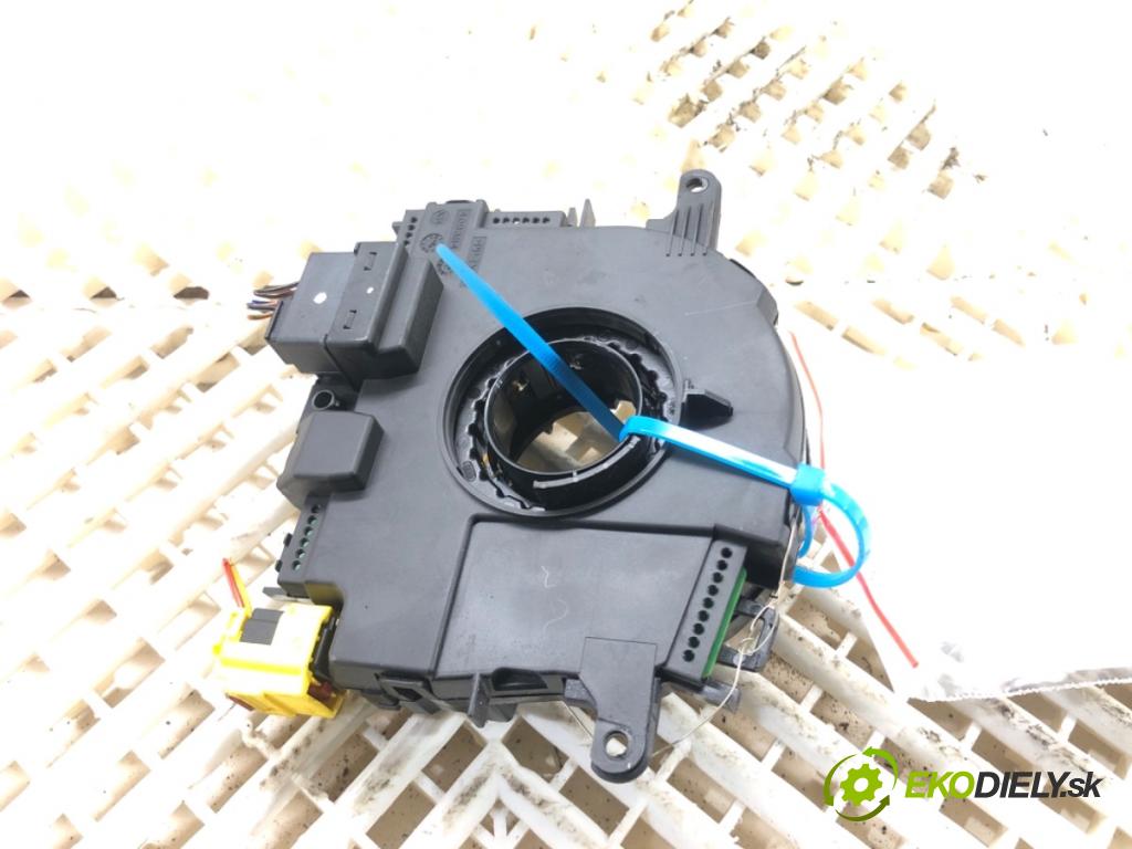 VW PASSAT B8 Kombi 2016 140 kW 2.0 TDI 1968 Krúžok, slimák airbag 5Q0953569A (Airbag)