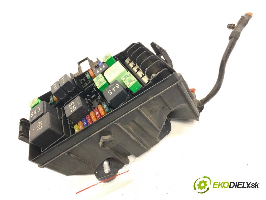 VW PASSAT B8 Kombi 2016 140 kW 2.0 TDI 1968 Skrinka poistková 5Q0907361B (Poistková skrinka)