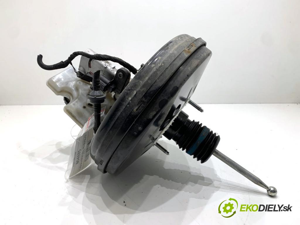 VW PASSAT B8 Kombi 2016 140 kW 2.0 TDI 1968 Posilovač bŕzd 5Q1614105CG