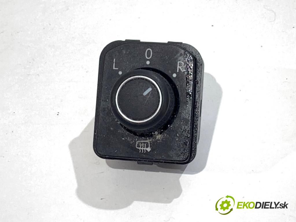 VW PASSAT B8 Kombi 2016 140 kW 2.0 TDI 1968 Prepínač nastavenia spätných zrkadiel 3G0959565A (Prepínacie páčky pod volantom)