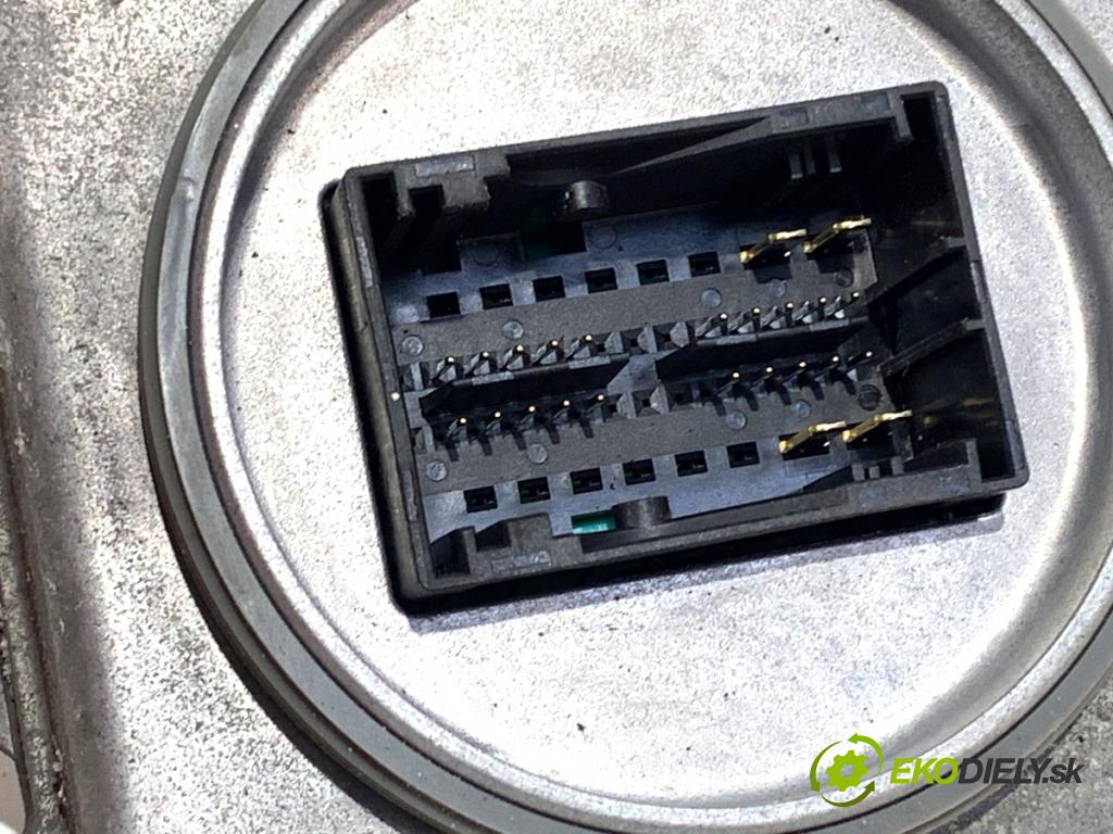 VW PASSAT B8 Kombi 2016 140 kW 2.0 TDI 1968 Menič XENON 7PP941571AE (Riadiaca jednotka xenónu)