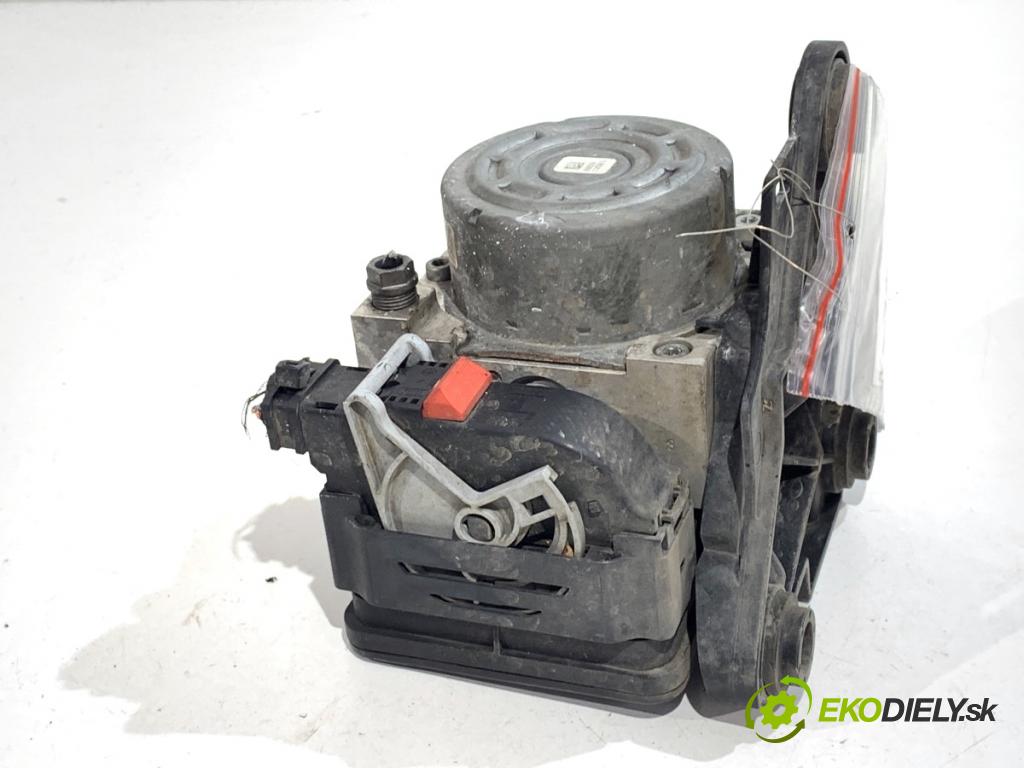 VW PASSAT B8 Kombi 2016 140 kW 2.0 TDI 1968 Pumpa ABS 5Q0614517BK (Pumpa ABS)