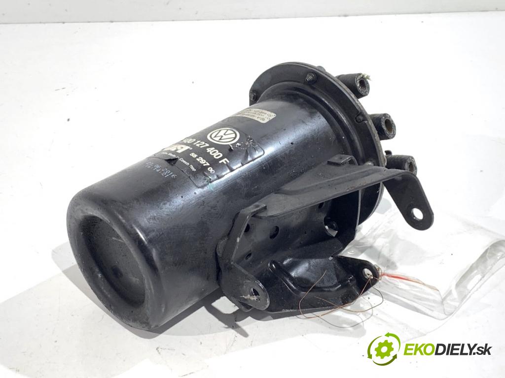 VW PASSAT B8 Kombi 2016 140 kW 2.0 TDI 1968 Obal filtra paliva 5Q0127400F (Obal palivového filtra)