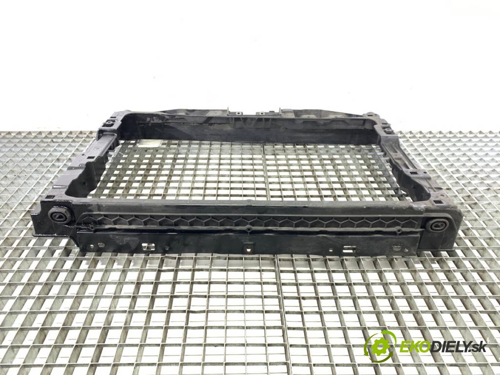 VW PASSAT B8 Kombi 2016 140 kW 2.0 TDI 1968 držák přední část  (Přední výztuha)