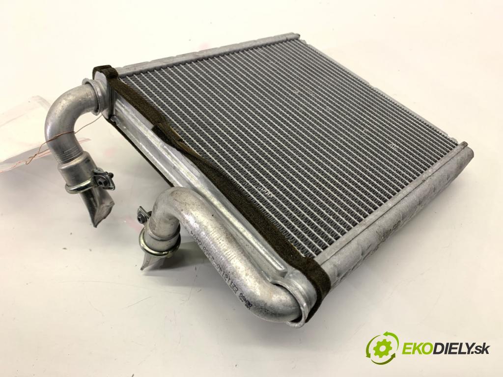 VW PASSAT B8 Kombi 2016 140 kW 2.0 TDI 1968 Výhrevné teleso, radiátor kúrenia  (Radiátor kúrenia)