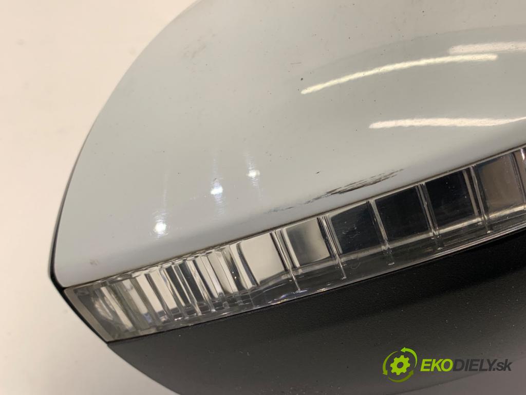 VW PASSAT B8 Kombi 2016 140 kW 2.0 TDI 1968 zpětné zrcátko pravý LC9A