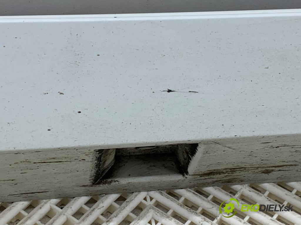 VW PASSAT B8 Kombi 2016 140 kW 2.0 TDI 1968 Lišta prahová pravy