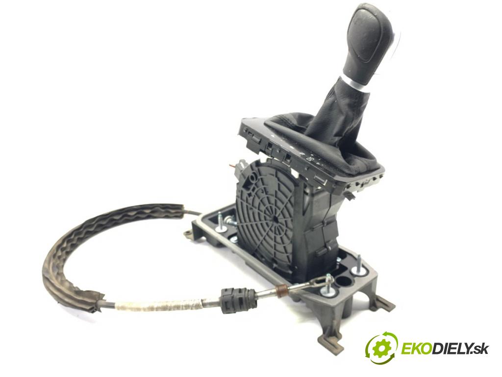 VW PASSAT B8 Kombi 2016 140 kW 2.0 TDI 1968 Kulisa 3Q1713023F (Rýchlostná páka (kulisa))