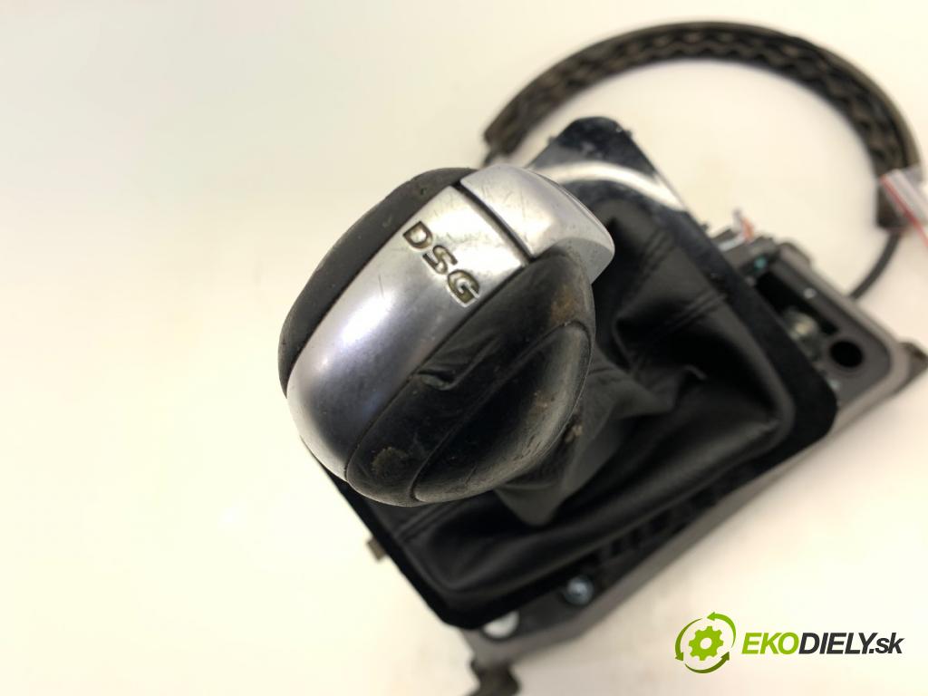 VW PASSAT B8 Kombi 2016 140 kW 2.0 TDI 1968 Kulisa 3Q1713023F (Rýchlostná páka (kulisa))