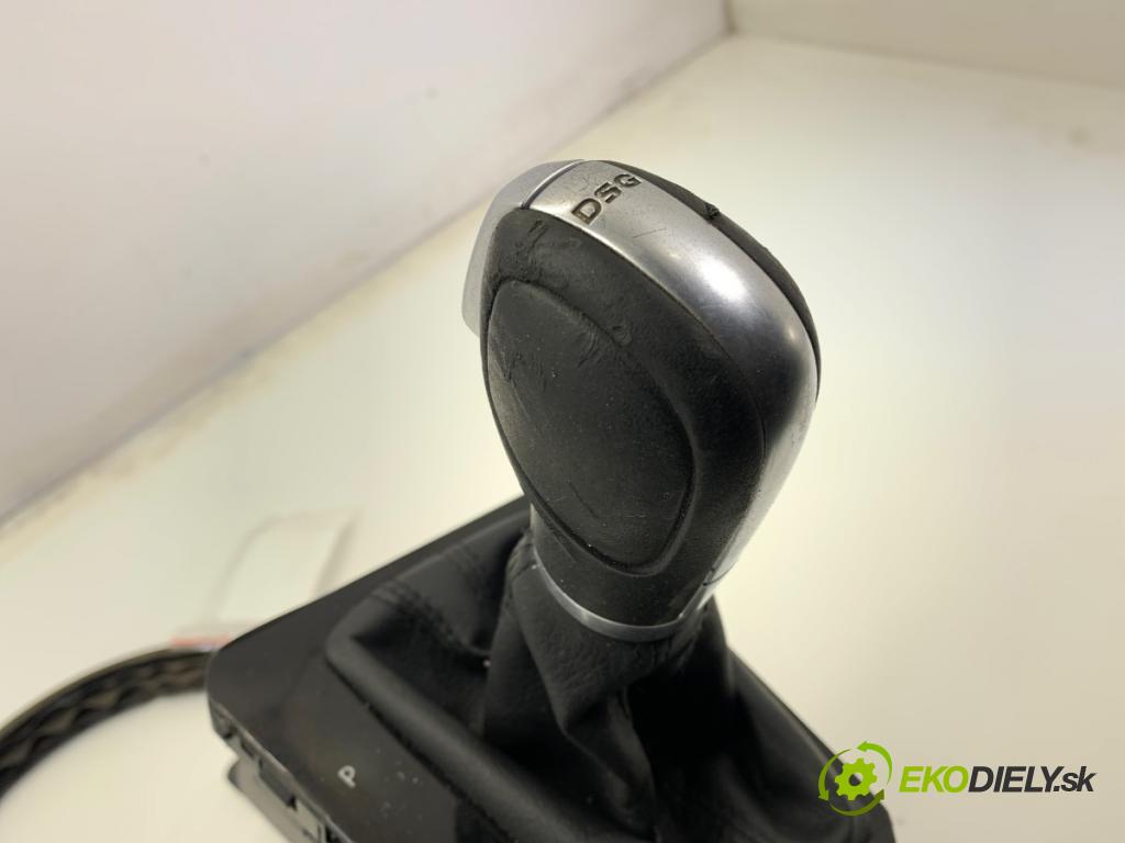 VW PASSAT B8 Kombi 2016 140 kW 2.0 TDI 1968 Kulisa 3Q1713023F (Rýchlostná páka (kulisa))