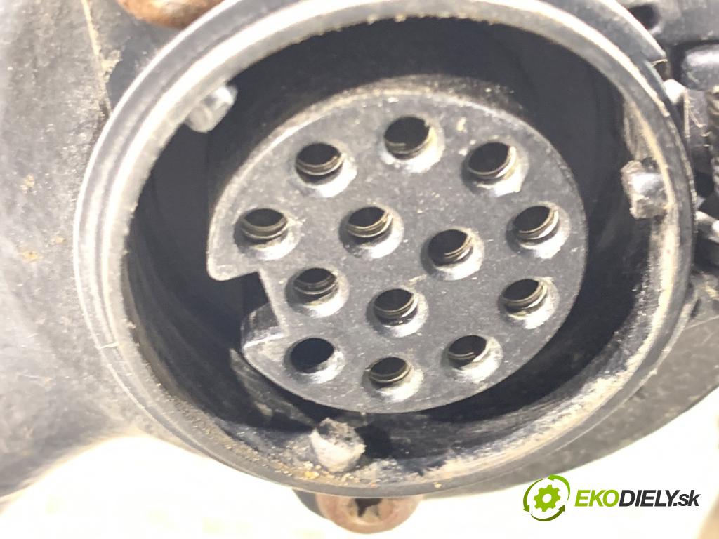 VW PASSAT B8 Kombi 2016 140 kW 2.0 TDI 1968 Hák tažné zařízení 3G9803881B (Tažné zařízení)