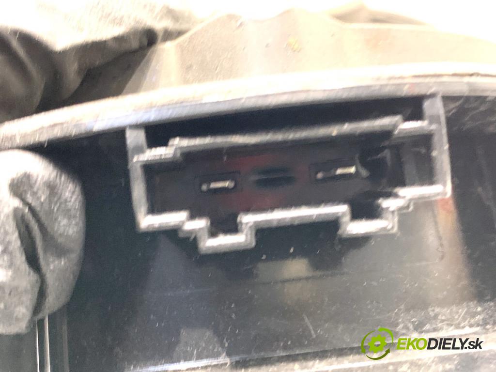 VW PASSAT B8 Kombi 2016 140 kW 2.0 TDI 1968 reproduktory 3G0035453 3G0035454