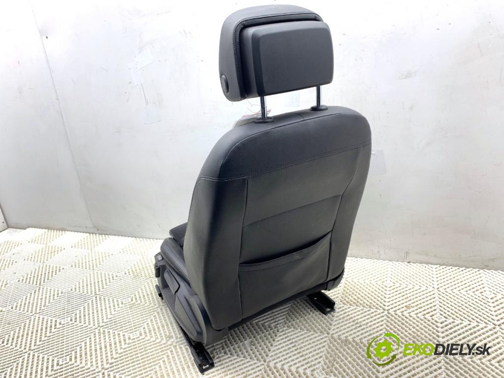 VW PASSAT B8 Kombi 2016 140 kW 2.0 TDI 1968 Sedadlo ľavy predný