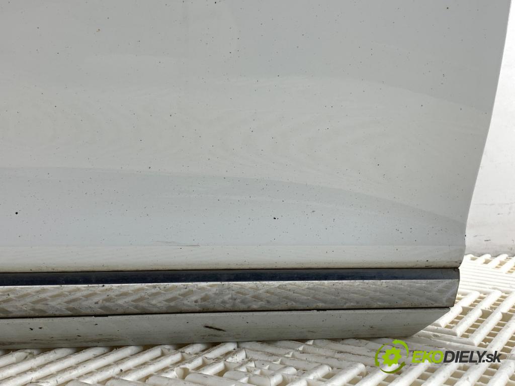 VW PASSAT B8 Kombi 2016 140 kW 2.0 TDI 1968 dveře pravý přední část LC9A