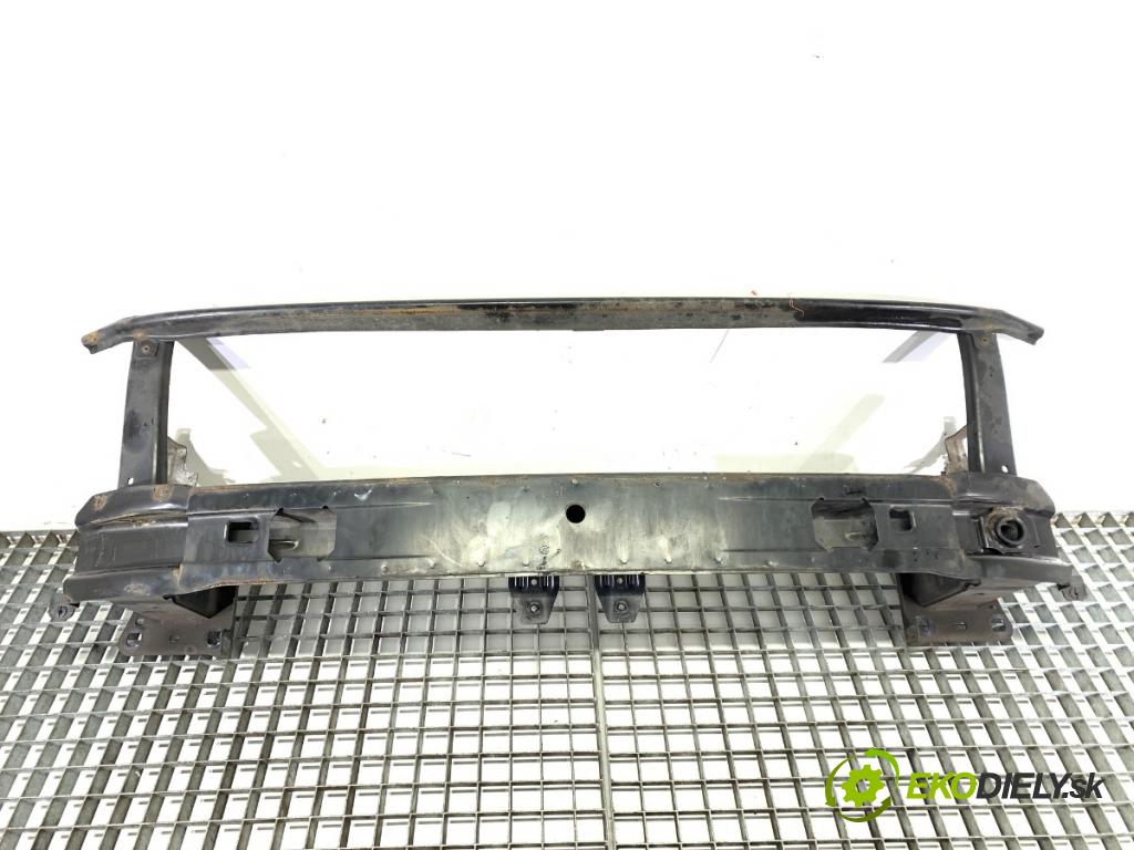 VW PASSAT B8 Kombi 2016 140 kW 2.0 TDI 1968 výztuha nárazníka přední část  (Přední výztuha)