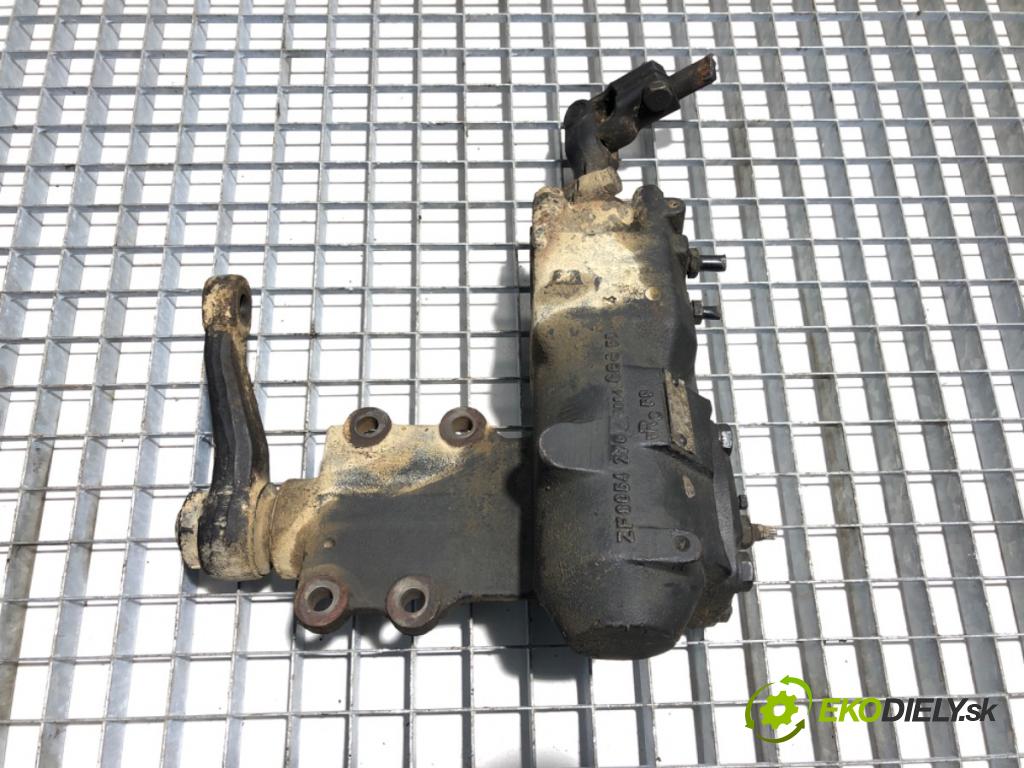 NISSAN TERRANO samochód terenowy zamknięty 1994 73 kW 2.7 TD 4WD 2664 řízení volantu 8054205G 490010F000
