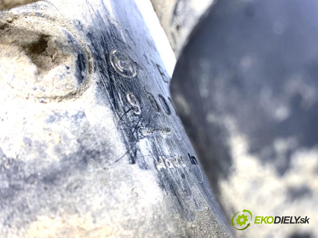 NISSAN TERRANO samochód terenowy zamknięty 1994 73 kW 2.7 TD 4WD 2664 Štartér  (Štartér)